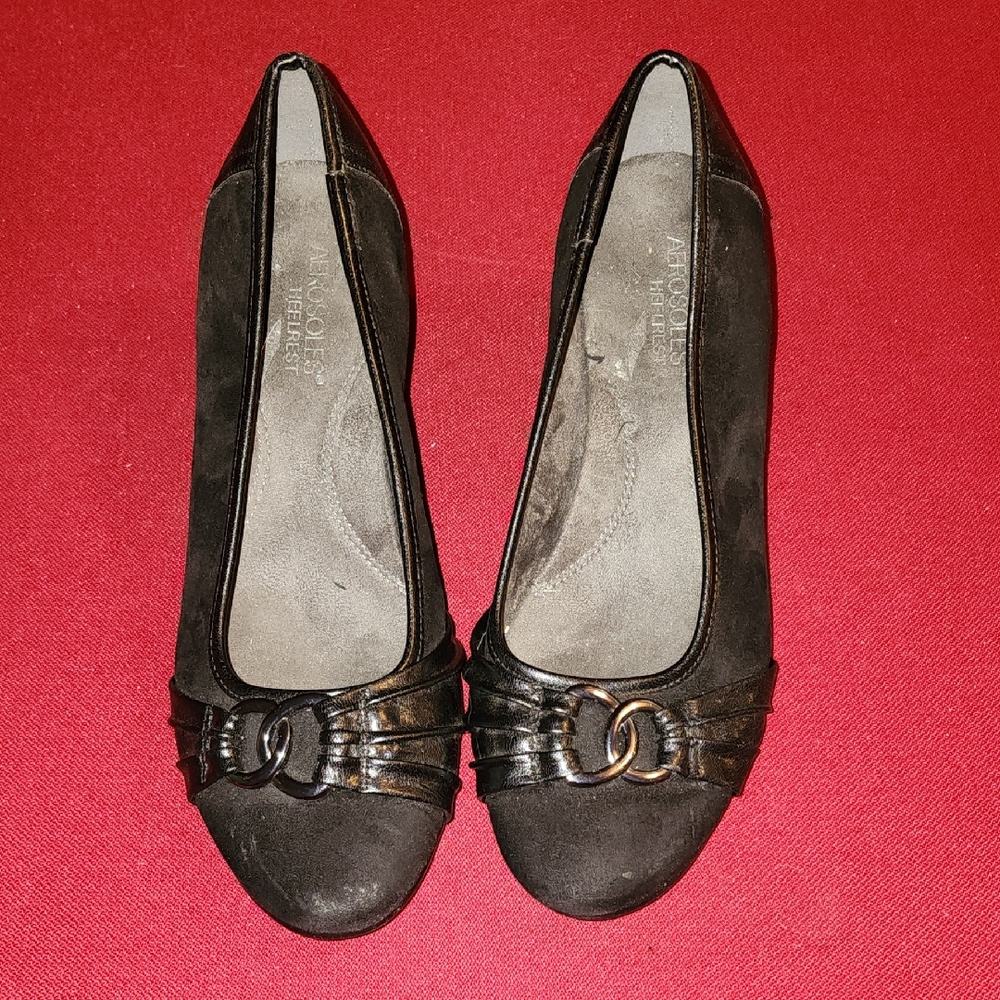 AEROSOLES Black Heels with Metallic Accents